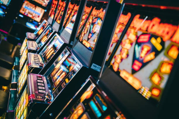 European roulette wheel with betting layout on idr45 slot app